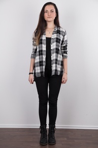 2. Download full pics of Petra (18) from czechcasting.com