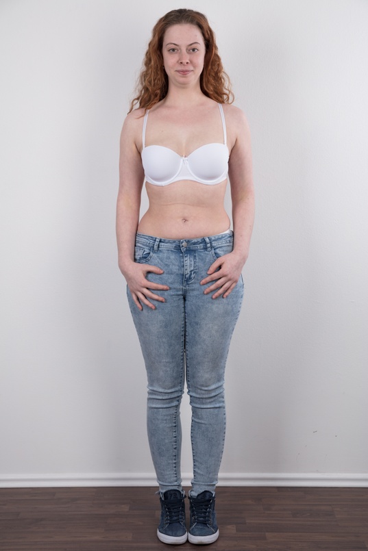 3. Download full pics of Veronika (20) from czechcasting.com