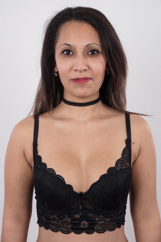 8. Download full pics of Lenka (23) from czechcasting.com