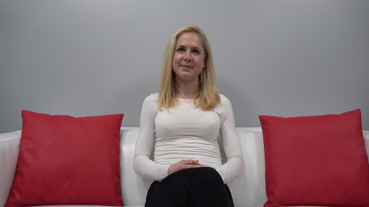 1. Download full pics of Katka (28) from czechcasting.com