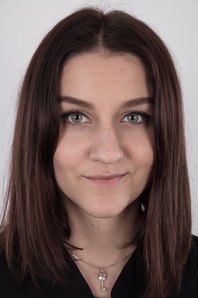 1. Download full pics of Kristyna (20) from czechcasting.com