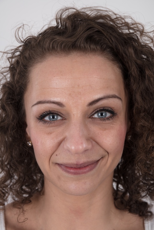 1. Download full pics of Olga (32) from czechcasting.com