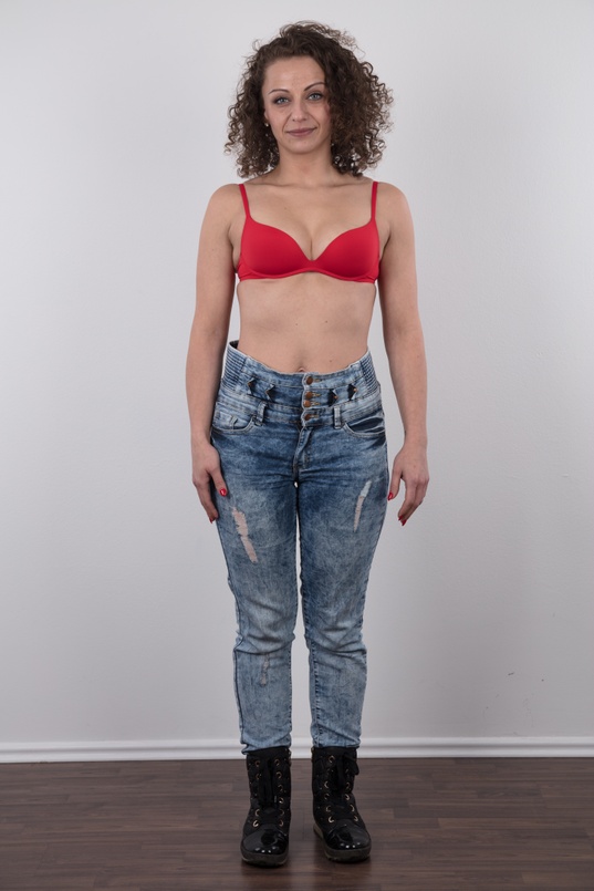 3. Download full pics of Olga (32) from czechcasting.com