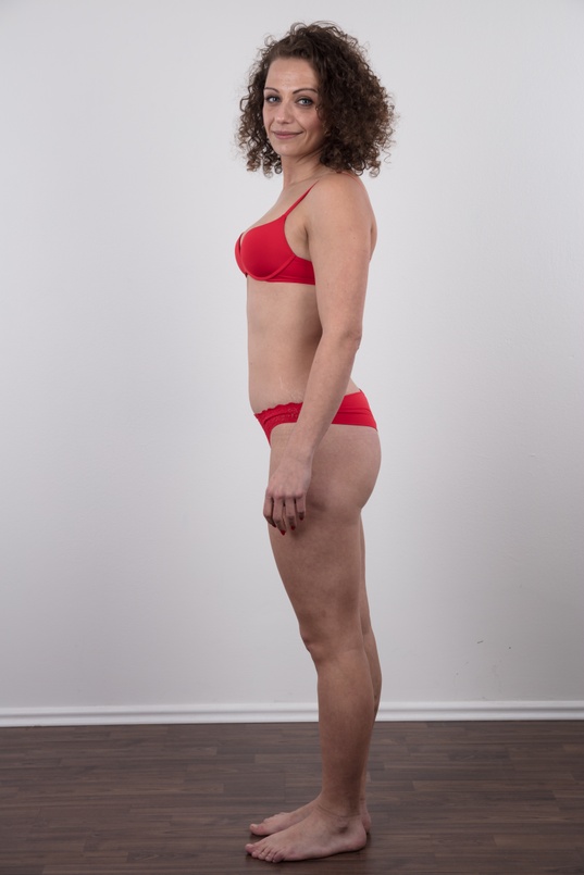 7. Download full pics of Olga (32) from czechcasting.com