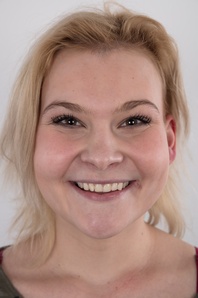 1. Download full pics of Tereza (19) from czechcasting.com