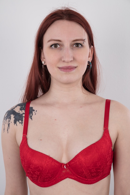 6. Download full pics of Johanka (23) from czechcasting.com