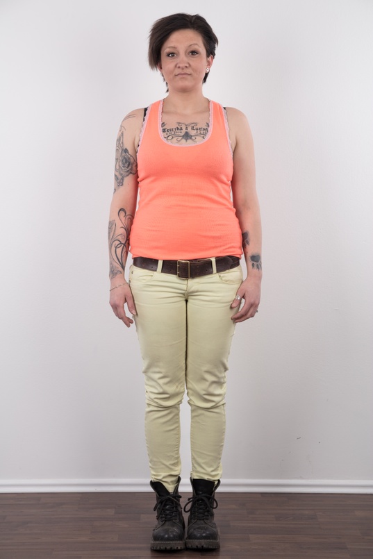 2. Download full pics of Misa (27) from czechcasting.com