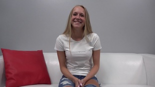 1. Download full pics of Stepanka (20) from czechcasting.com