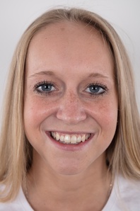 1. Download full pics of Stepanka (20) from czechcasting.com