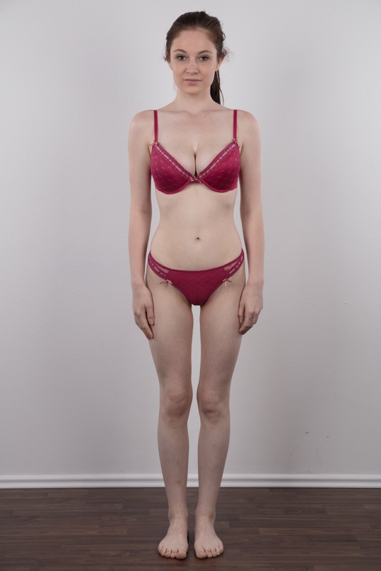 6. Download full pics of Denisa (18) from czechcasting.com