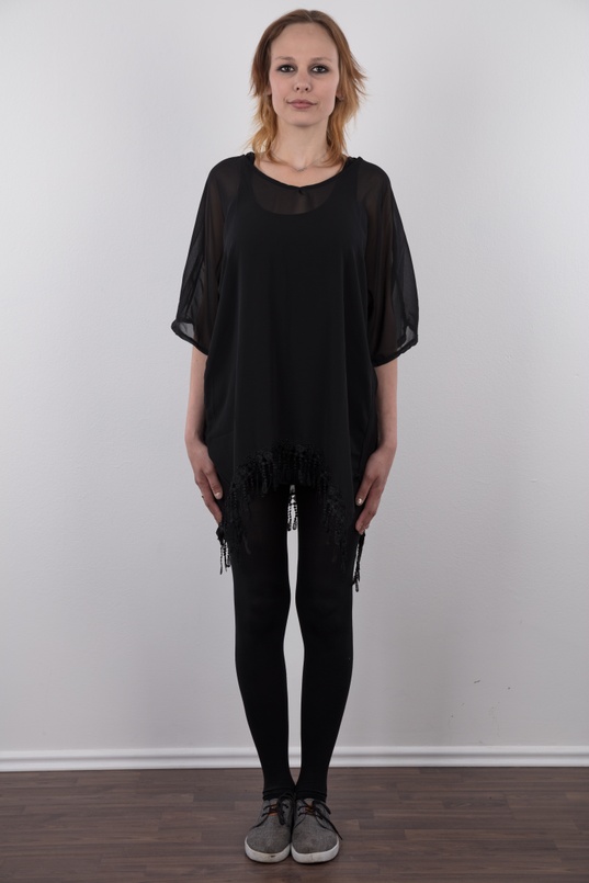 2. Download full pics of Sara (21) from czechcasting.com