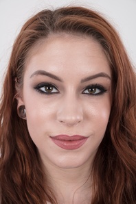 1. Download full pics of Anna (20) from czechcasting.com