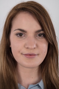 1. Download full pics of Kristyna (21) from czechcasting.com