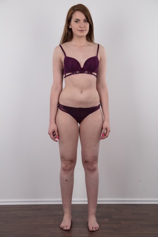 6. Download full pics of model Kristyna (21) from czechcasting.com