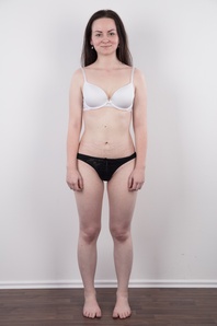 5. Download full pics of Karolina (24) from czechcasting.com