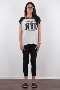 2. Download full pics of Niky (27) from czechcasting.com