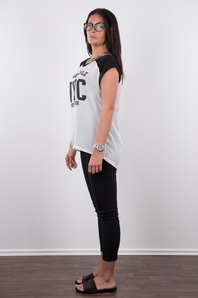 4. Download full pics of Niky (27) from czechcasting.com