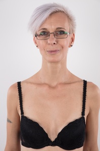 4. Download full pics of Martina (43) from czechcasting.com