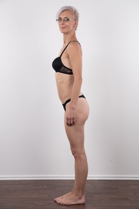 7. Download full pics of Martina (43) from czechcasting.com