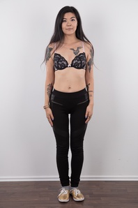 3. Download full pics of Irina (27) from czechcasting.com