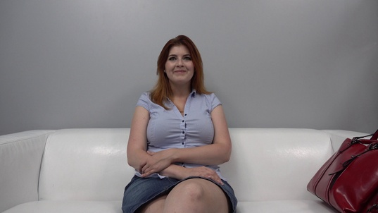 1. Download full pics of Eva (30) from czechcasting.com