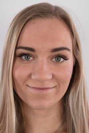 1. Download full pics of model Marketa (20) from czechcasting.com