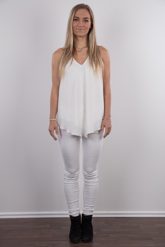 2. Download full pics of Marketa (20) from czechcasting.com