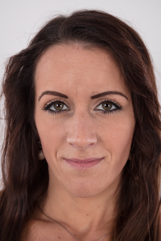 1. Download full pics of Lucka (29) from czechcasting.com