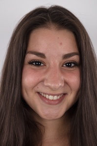 1. Download full pics of Denisa (22) from czechcasting.com