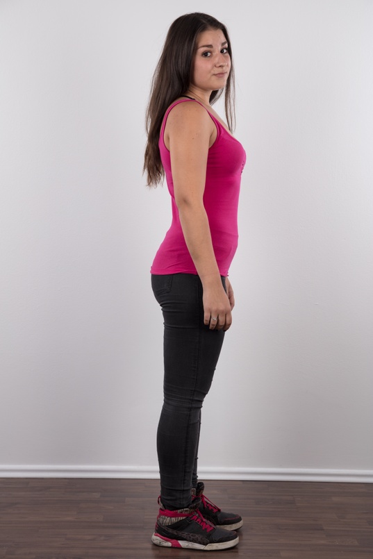 3. Download full pics of Denisa (22) from czechcasting.com