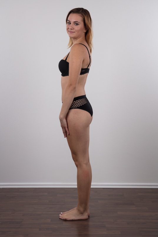 8. Download full pics of Lucie (21) from czechcasting.com