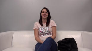 1. Download full pics of Vendula (27) from czechcasting.com