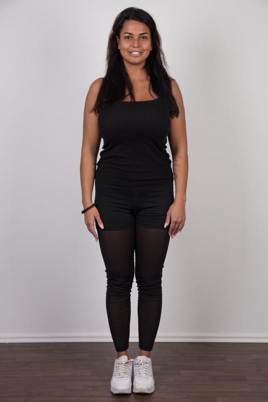 2. Download full pics of Veronika (25) from czechcasting.com