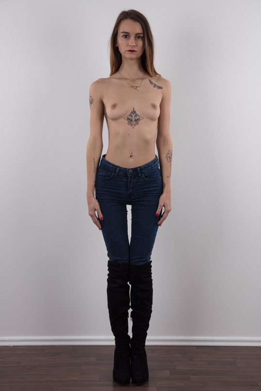 5. Download full pics of Adela (21) from czechcasting.com