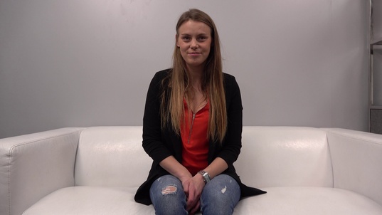 1. Download full pics of Pavlina (26) from czechcasting.com