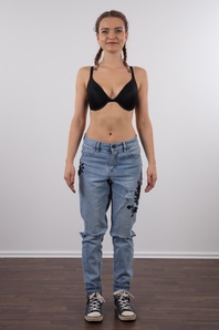 4. Download full pics of Patricie (24) from czechcasting.com