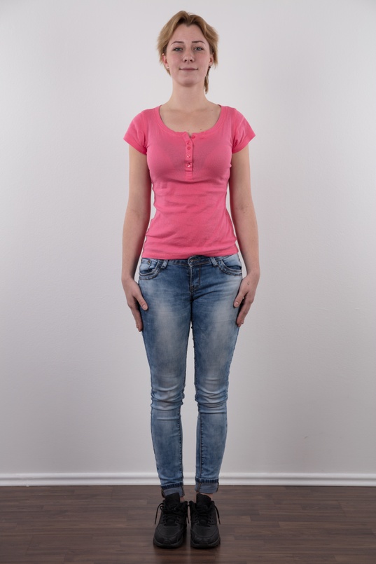 2. Download full pics of Stepanka (18) from czechcasting.com