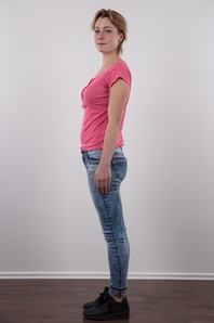 4. Download full pics of Stepanka (18) from czechcasting.com