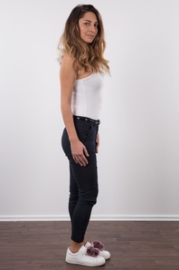 3. Download full pics of Anna (31) from czechcasting.com