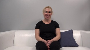 1. Download full pics of Bara (31) from czechcasting.com