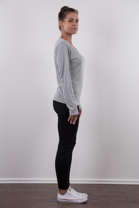 3. Download full pics of Nikol (26) from czechcasting.com