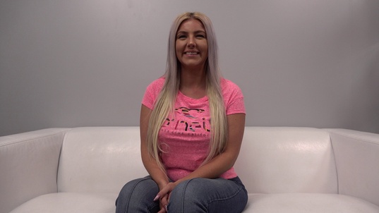 1. Download full pics of Patricie (24) from czechcasting.com