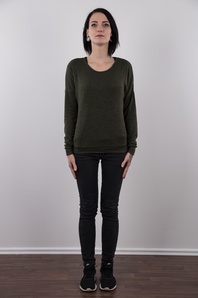 2. Download full pics of Anna (23) from czechcasting.com