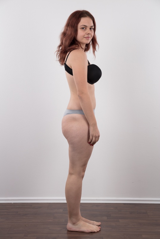 6. Download full pics of Vanesa (20) from czechcasting.com