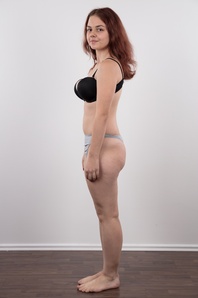 7. Download full pics of Vanesa (20) from czechcasting.com