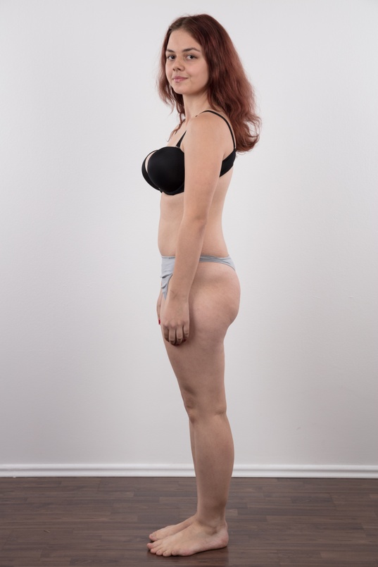 7. Download full pics of Vanesa (20) from czechcasting.com