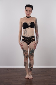 6. Download full pics of Veronika (31) from czechcasting.com