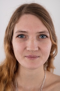 1. Download full pics of Lenka (29) from czechcasting.com