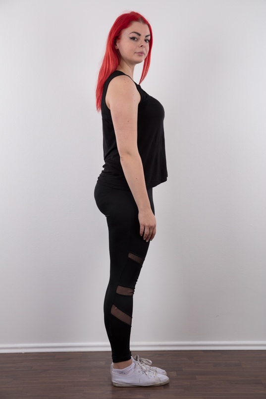 3. Download full pics of Nelly (21) from czechcasting.com