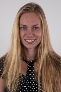 1. Download full pics of Tereza (25) from czechcasting.com